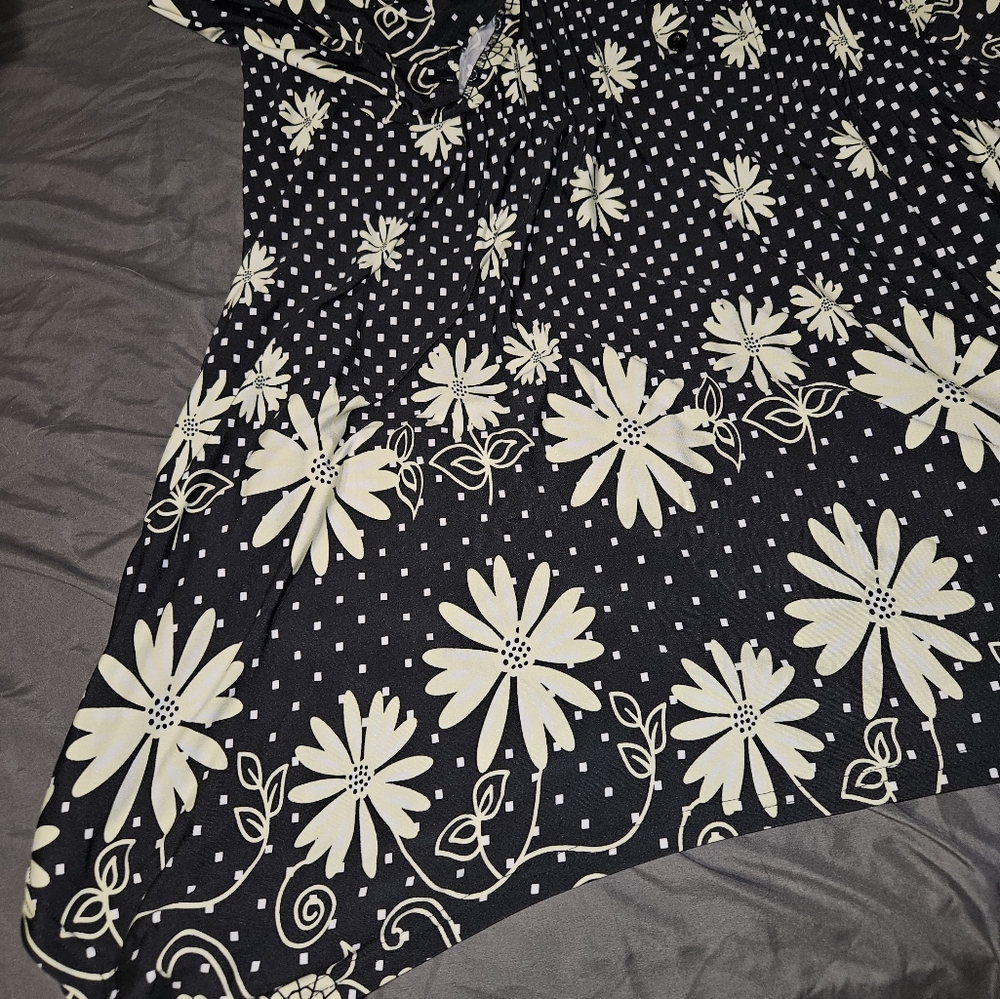 White mark floral polka dot blouse - Picture 3 of 6